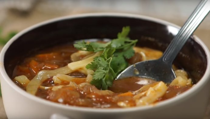 Sopa de pollo - Cucinare