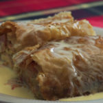 Strudel de jamón ahumado, queso y cebolla