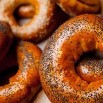 Bagels: ¿qué son y de dónde vienen estos panificados?