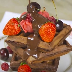 Torre de waffles de chocolate - Cucinare