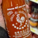 Qué es la sriracha, el fetiche oriental que ya es tendencia entre las salsas