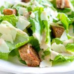 Cómo y dónde nació la famosa ensalada Caesar’s