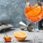 Historia del spritz, el aperitivo italiano que nunca pasó de moda