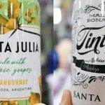 Vino en la lata: la tendencia que llega a las góndolas argentinas