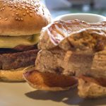 Hamburguesa de león, el plato que podría revolucionar el consumo de carne