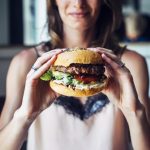 Diez opciones de hamburguesas originales: blends de carnes, panes distintos, pescado y una opción para los vegetarianos