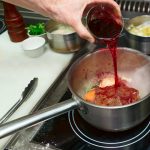 Recetas en cuarentena: el momento ideal para aprender a cocinar con vino