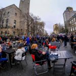 Restaurant a cielo abierto en Mar del Plata: la inusual protesta para pedir a Axel Kicillof la reapertura de la gastronomía