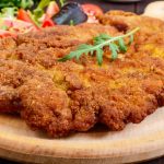 Milanesas gigantes: los mejores exponentes de un plato que se sigue despachando por delivery