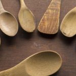 Cuchara de madera, un utensilio tan antiguo como imprescindible para tu cocina