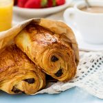 Pan de chocolate, la factura que nació como un sándwich escolar y ahora es un clásico de la pastería francesa