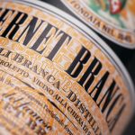 Fernet: se cumplen 175 años de una bebida que provoca tantas pasiones como odios