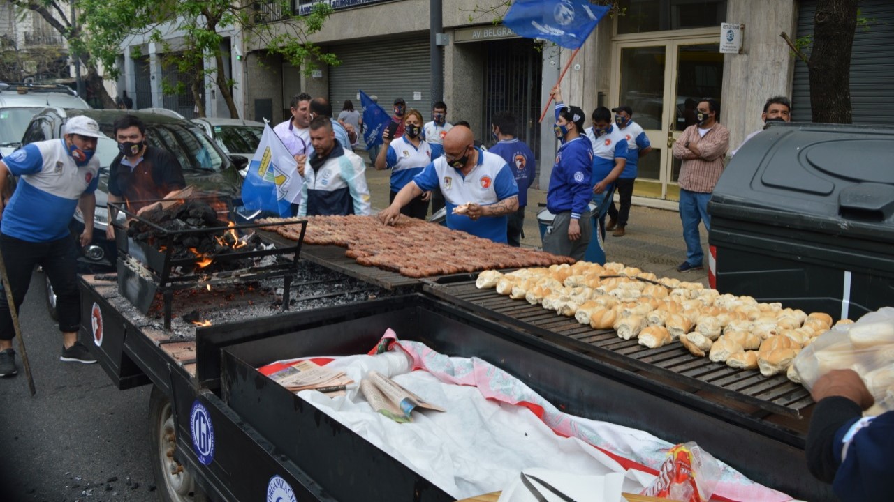 Chorimóvil: la historia de la parrilla ambulante que debutó en la caravana del 17 de octubre - Cucinare