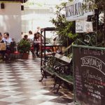 32 bares y restaurants de Buenos Aires para comer y beber al aire libre