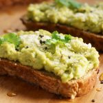 Palta en barra, la última tendencia para preparar tostadas en el desayuno