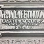 Café Tortoni: robaron la placa original de la fachada del bar más emblemático de Buenos Aires