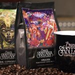 Café solidario, la otra pasión del legendario guitarrista Carlos Santana