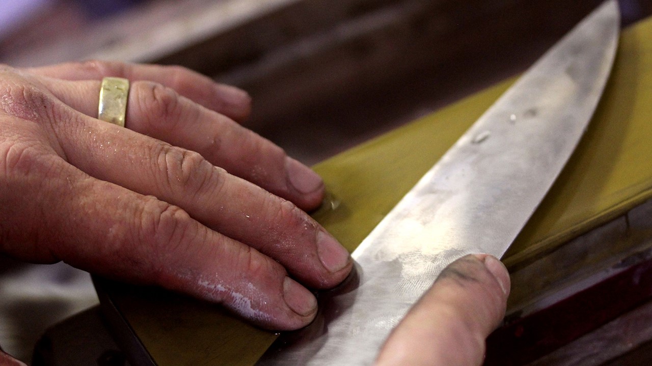 Las mejores piedras para afilar cuchillos a mano en casa