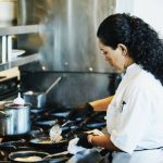 Abuso: tres de cada diez mujeres lo sufrieron en el sector gastronómico