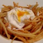 Papas fritas a caballo: una vieja alianza de nombre curioso