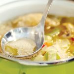 Caldo casero: los mejores tips de un cocinero consagrado para una receta perfecta