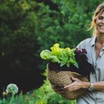 Juliana Awada lanza un libro de recetas y tips para la huerta