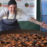 Mundial de paella: el cocinero argentino que busca meterse entre los finalistas