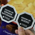 Ley de etiquetado aprobada: sera obligatorio identificar alimentos con excesos de grasas, azúcares, colesterol y sodio