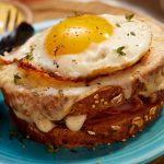 Croque madame, el sándwich francés que conquistó el mundo con ingredientes muy básicos