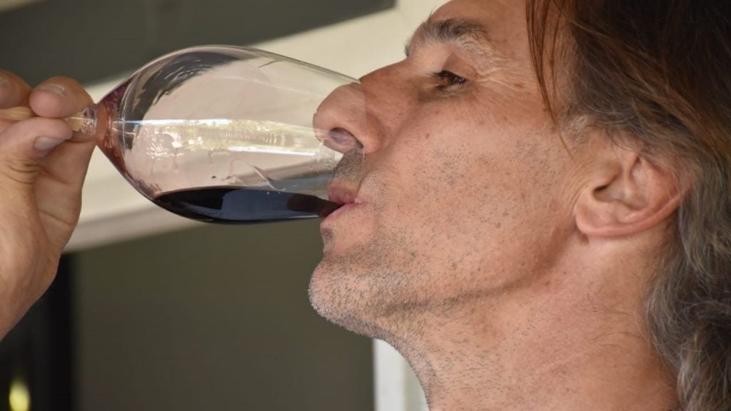 El Flaco Schiavi lanza su propio vino asesorado por exrugbiers dedicados a  proyecto enológicos - Cucinare