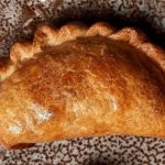 Cómo se cocina la empanada argentina que conquista España