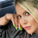 Wanda Nara se tienta con la comida argentina en París