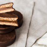 Prohíben la venta de un alfajor y un conito de dulce de leche marplatenses