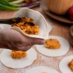 Compartió la foto de su cena y recibió críticas: “Eso no es una empanada”