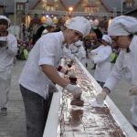 Bariloche quiere batir el récord mundial de la barra de chocolate más larga del mundo
