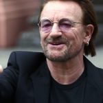 Comió gratis en un restaurante porque lo confundieron con Bono, el cantante de U2