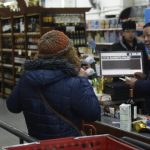 Caramelo billete, el invento de los supermercados chinos: “Ni Cositorto se animó a tanto”