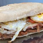 Sándwich tucumano de milanesa: el cocinero que importó la auténtica receta y la prepara en Buenos Aires