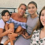 Nicole Neumann descubrió a sus hijas tomando un espumante: “No te vamos a compartir”