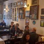 Empanada masónica, el plato estrella de un café temático que pocos conocen