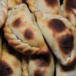 Las empanadas tucumanas que son un éxito en Brasil con un relleno que no se consigue en la Argentina