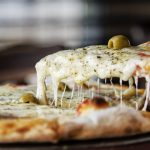 Inesperado elogio de una turista a la pizza argentina: “Si van a Europa, los italianos se quedan sin negocio”