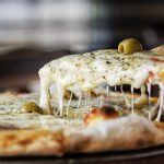 Reparten 4 mil porciones gratis para celebrar el Día de la Pizza en Buenos Aires