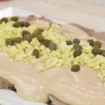 Qué tiene la salsa del vitel toné: ingredientes y origen del acompañante clave del plato navideño más popular