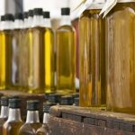 La ANMAT prohibió dos marcas de aceite de oliva porque las considera ilegales