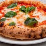 Margherita o muzzarella, dos pizzas parecidas pero no iguales