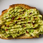 Avocado toast, el fetiche matinal que cada día gusta más