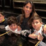 Antonela Roccuzzo almorzó con sus hijos y el postre generó debate: “¿Nutella o chocolate?”