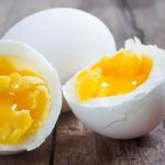 Un supermercado vende 2 huevos duros sueltos y su precio provocó debate