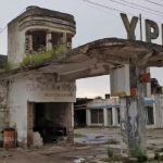 La estación de servicio abandonada que fue restaurada y se convirtió en un bar de tragos